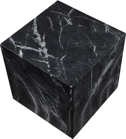 Piazza - Table