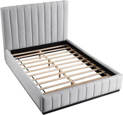 Lucia - Bed
