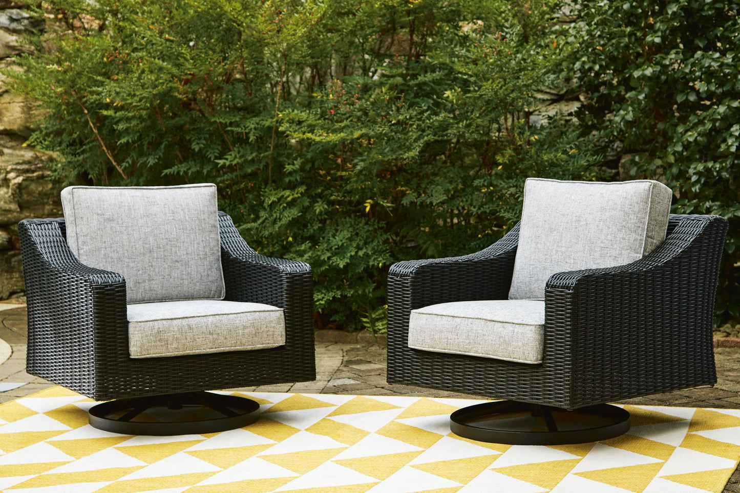 Beachcroft - Swivel Lounge Chair - Black / Light Gray