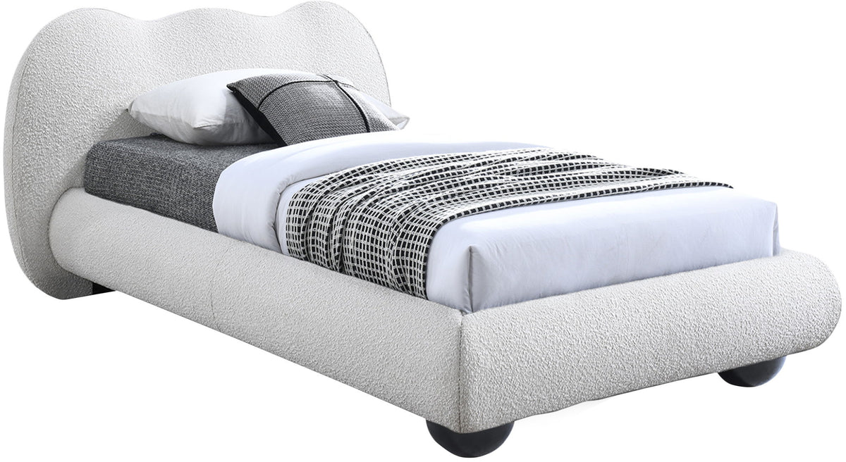 Hyde - Bed