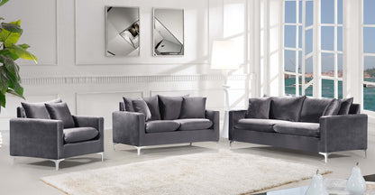Naomi - Loveseat