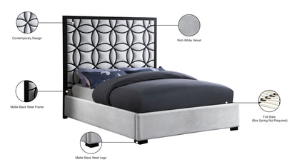 Taj - Bed