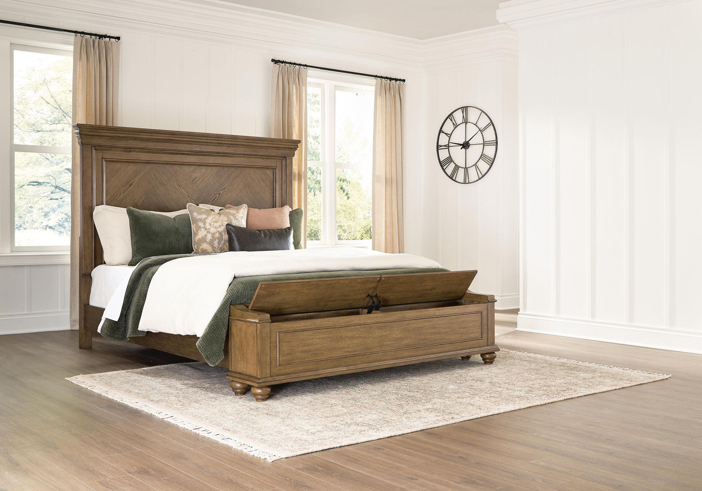 Karallin - Panel Storage Bed