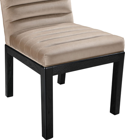 Evelyn - Dining Chair With Black Legs