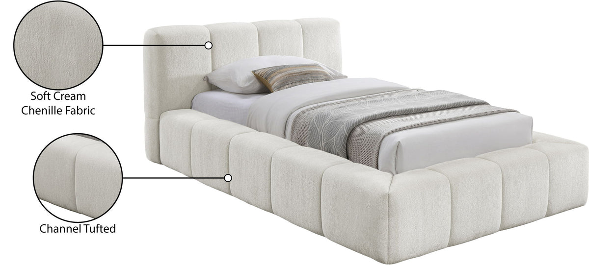 Carlin - Bed