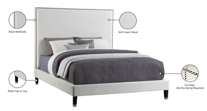 Harlie - Bed