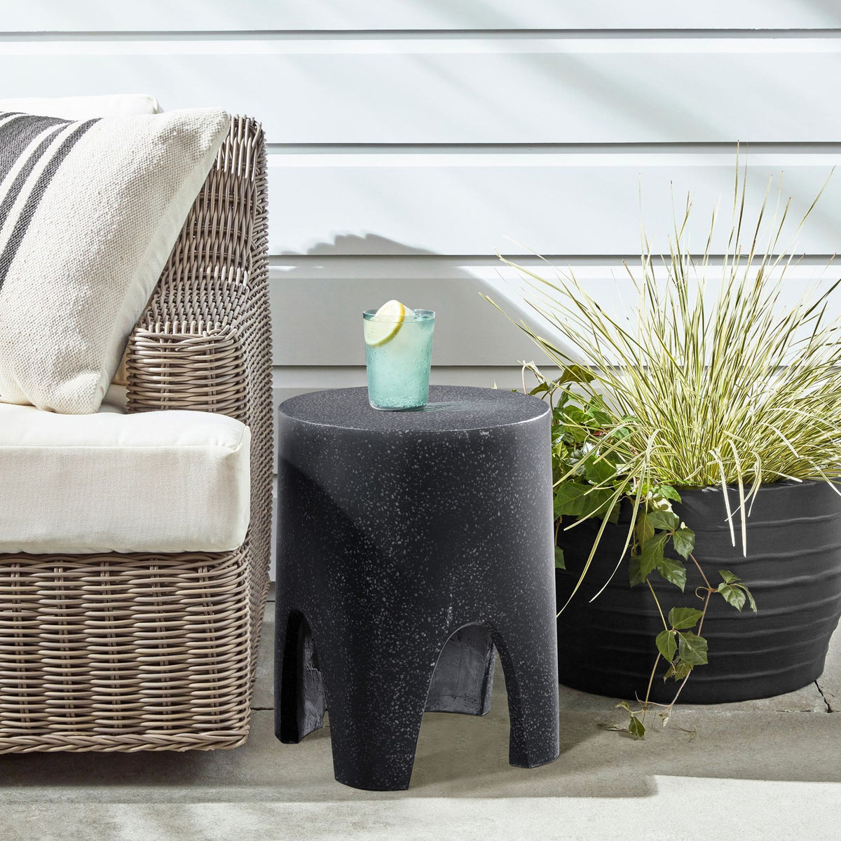 Foligno - Concrete End Table