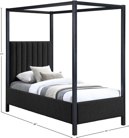 Kelly - Bed